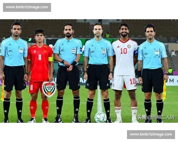 红牌罚下改变战局裁判判罚引发比赛走势巨大争议球迷热议球队命运转折